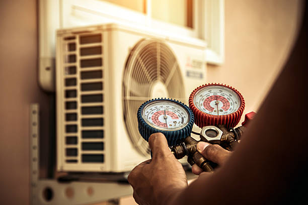 Professional Hvac technician working in Dayton, TX